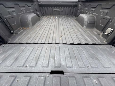 Used 2022 GMC Sierra 1500 AT4 w/ Technology Package image 18