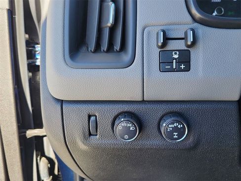 Used 2019 Chevrolet Colorado LT image 16