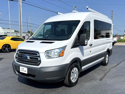 Used 2016 Ford Transit 150 XLT image 5
