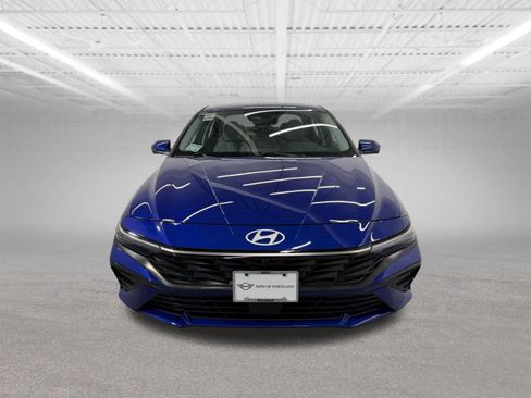 Used 2024 Hyundai Elantra Limited FWD image 8