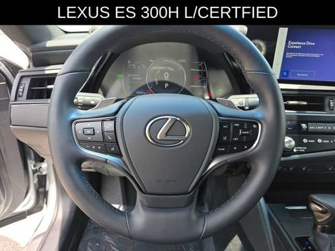 Used 2025 Lexus ES 300h w/ Premium Package FWD image 26