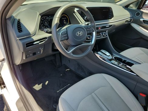 Used 2023 Hyundai Sonata SEL w/ Convenience Package FWD image 4