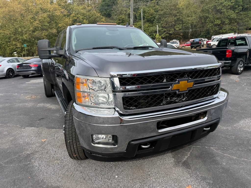 Used 2011 Chevrolet Silverado 3500 LTZ w/ LTZ Plus Package AWD/4WD image 10
