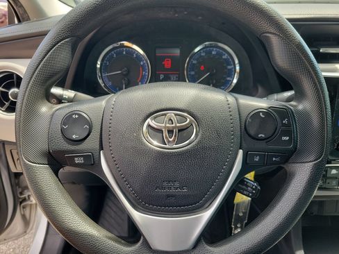 Used 2017 Toyota Corolla L FWD image 18