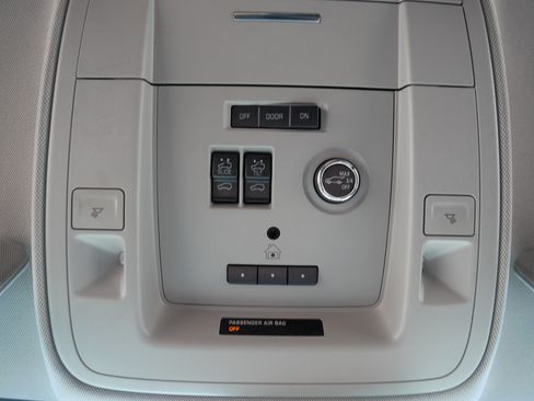Used 2019 GMC Yukon SLT AWD/4WD image 36