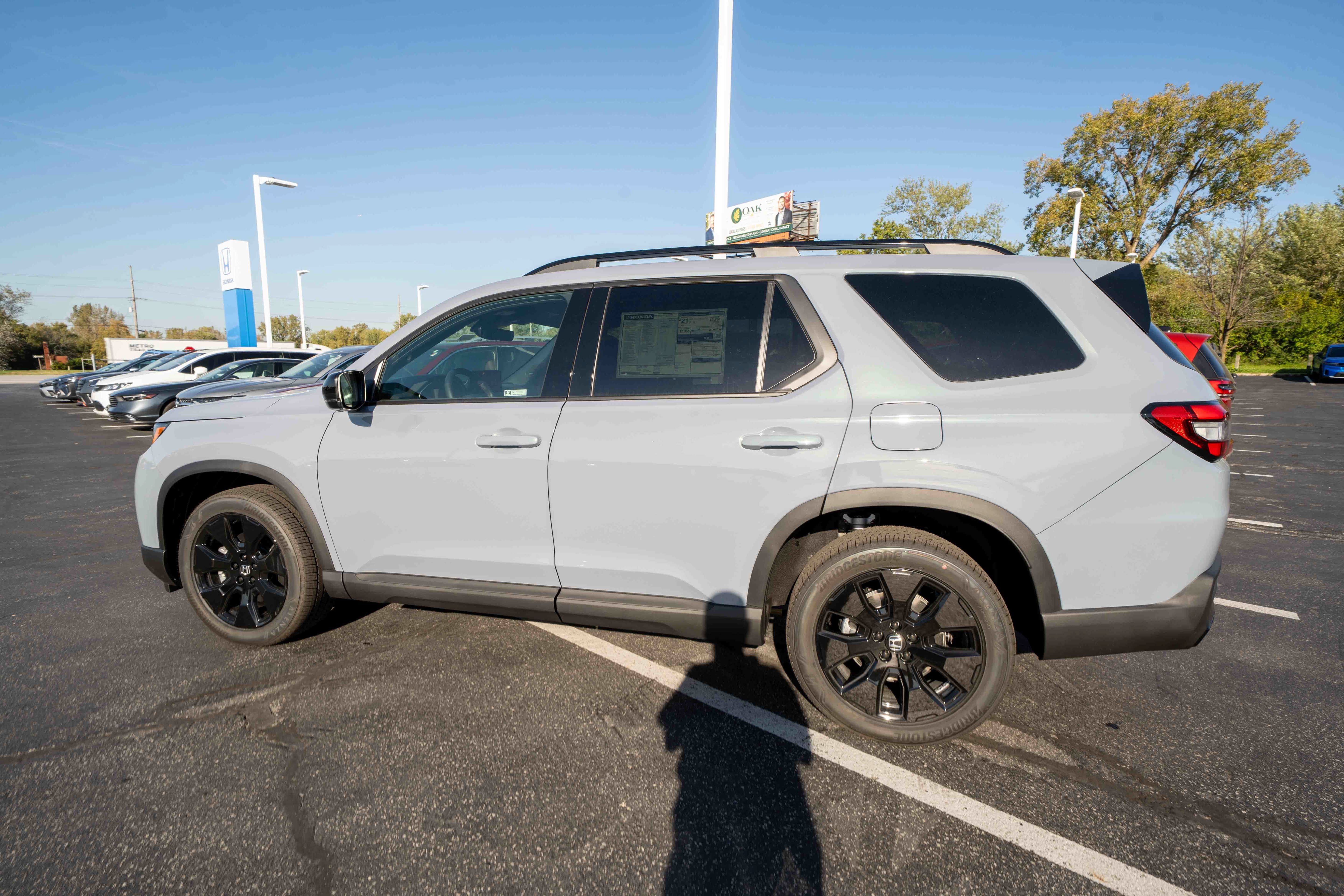 New 2026 Honda Pilot Black Edition image 4
