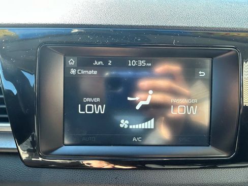 Used 2019 Kia Niro LX FWD image 24