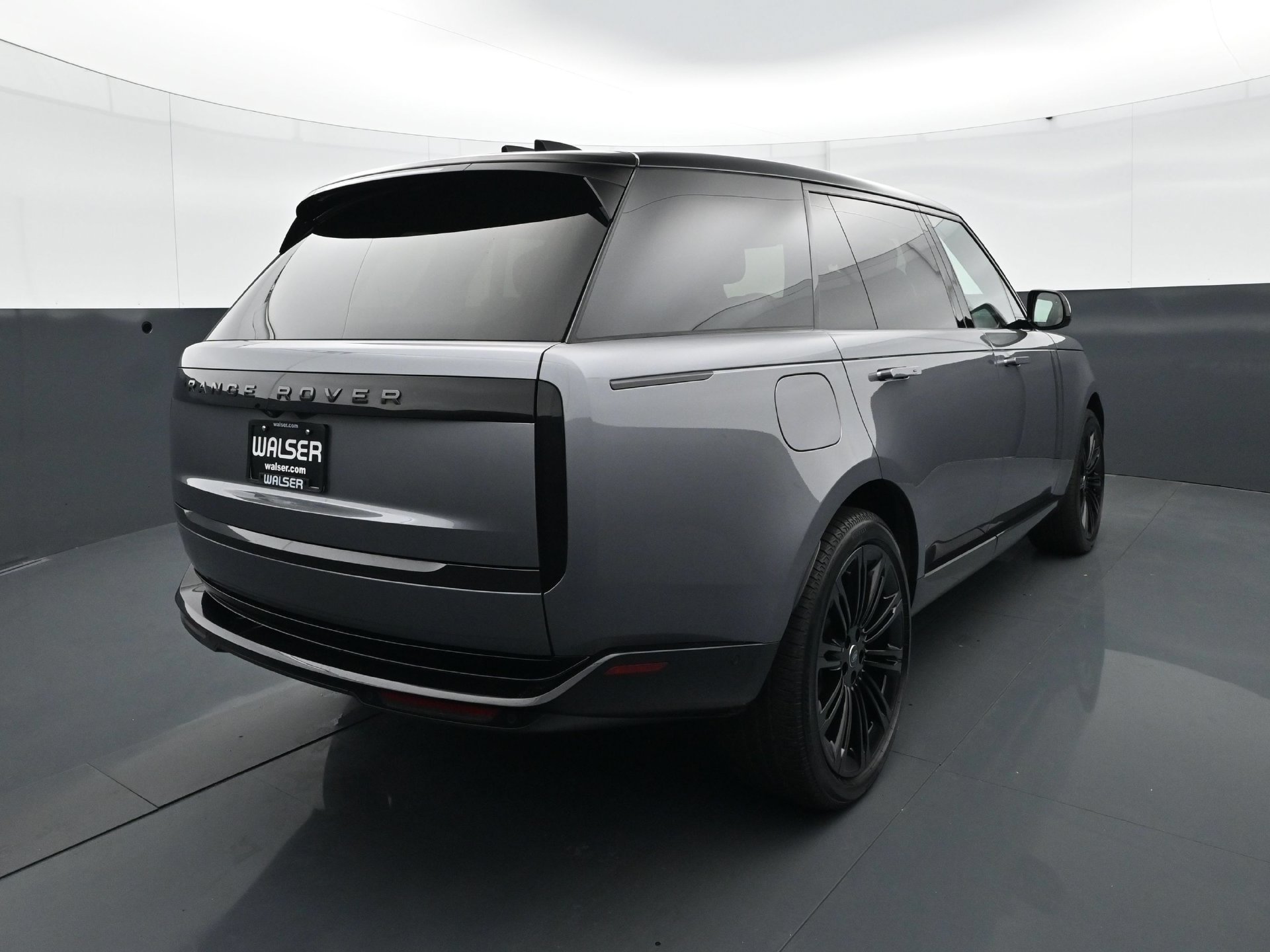 Used 2025 Land Rover Range Rover Long Wheelbase SE AWD/4WD image 6