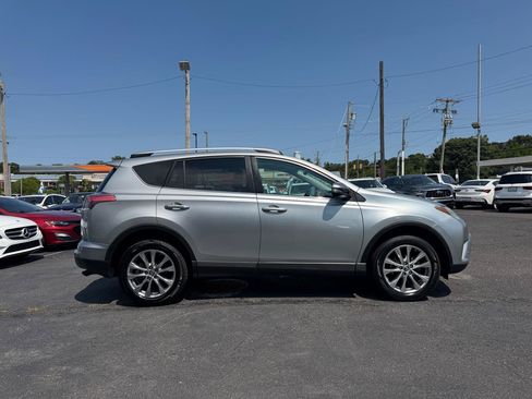 Used 2016 Toyota RAV4 Limited AWD/4WD image 4