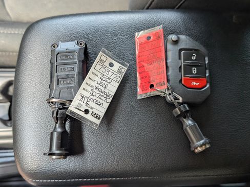 Used 2021 Jeep Wrangler Sport AWD/4WD image 33