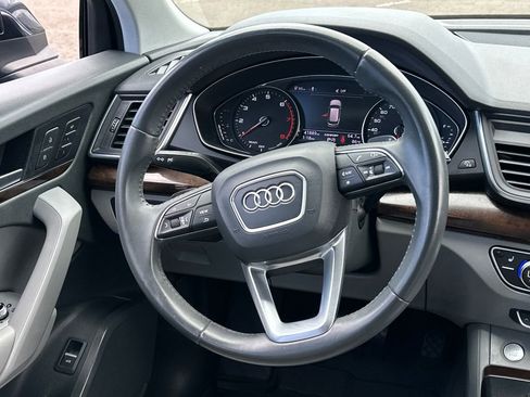 Used 2019 Audi Q5 2.0T Premium w/ Convenience Package AWD/4WD image 18