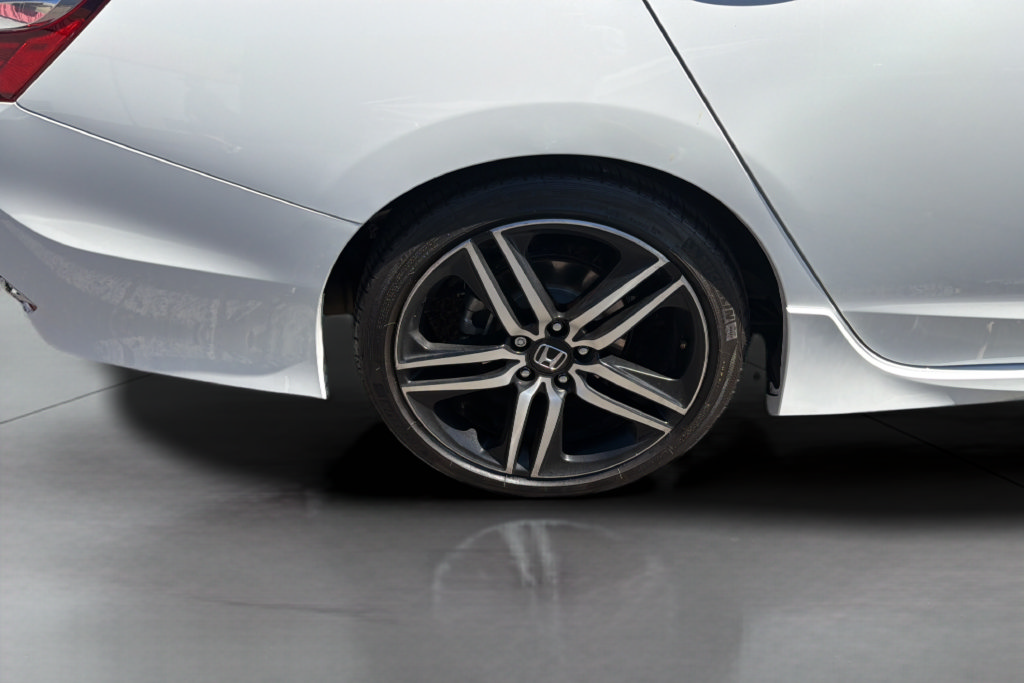 Used 2017 Honda Accord Touring image 34