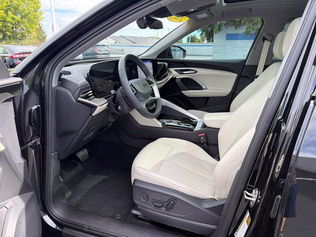 Used 2025 Audi Q5 Premium AWD/4WD image 17