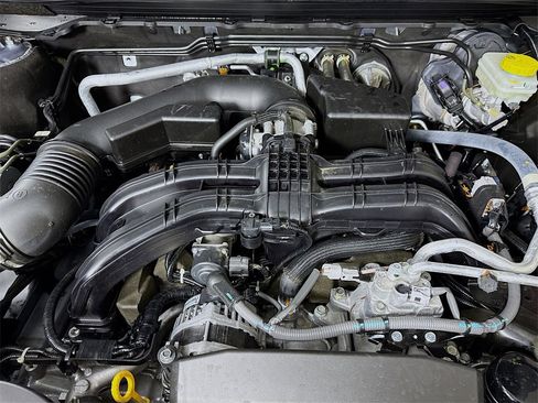 Certified 2025 Subaru Outback Limited image 38