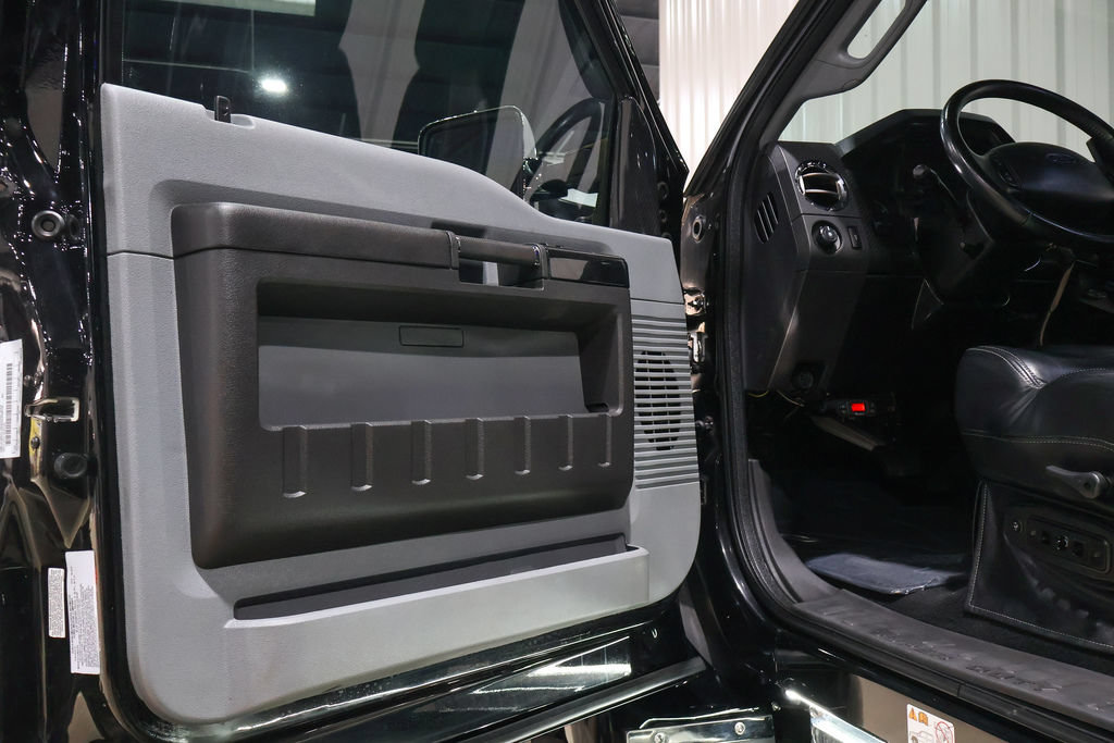 Used 2015 Ford F650 2WD Crew Cab Super Duty image 27