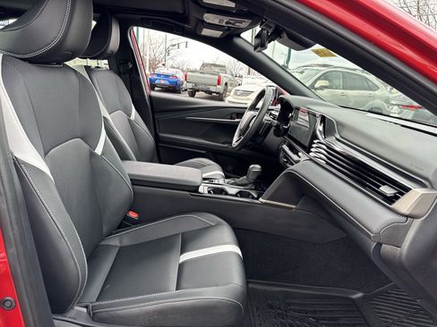 Used 2025 Toyota Camry SE w/ Multimedia Upgrade Package image 36