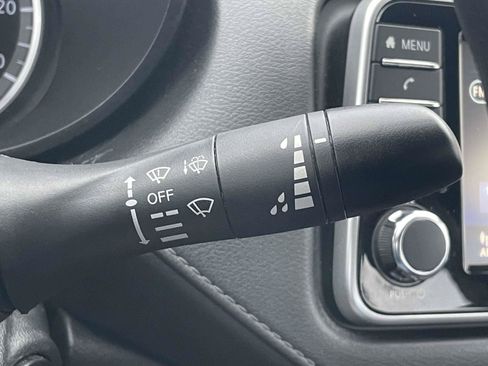 Used 2025 Nissan Versa S FWD image 25
