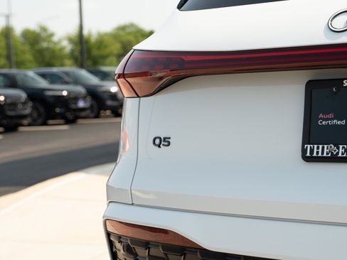 Certified 2025 Audi Q5 Premium Plus w/ Premium Plus AWD/4WD image 26