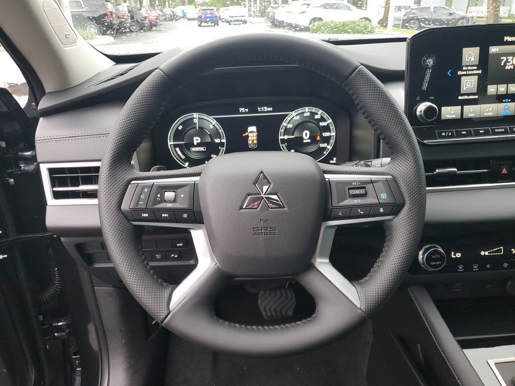 Used 2025 Mitsubishi Outlander SE AWD/4WD image 18