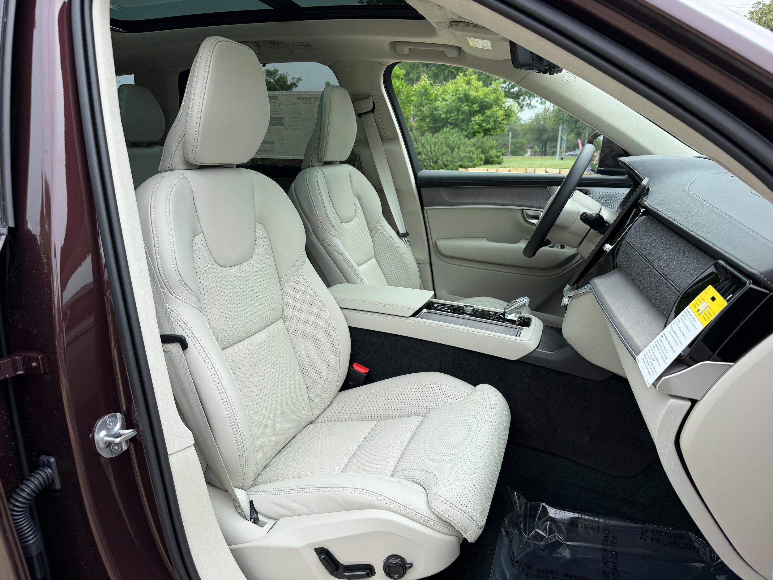 New 2026 Volvo XC90 T8 Ultra w/ Lounge Package AWD/4WD image 8