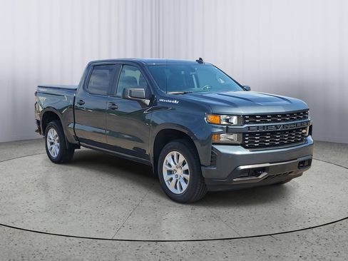 Certified 2020 Chevrolet Silverado 1500 Custom w/ Custom Value Package AWD/4WD image 2