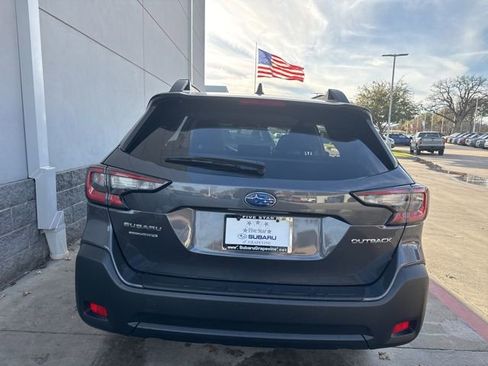 Used 2025 Subaru Outback Premium image 5