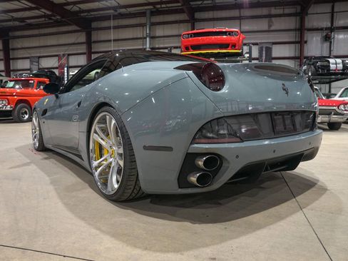 Used 2010 Ferrari California image 19