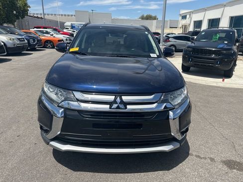 Used 2016 Mitsubishi Outlander SEL FWD image 2