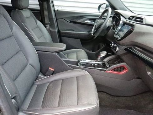 Used 2022 Chevrolet TrailBlazer RS w/ Sun and Liftgate Package AWD/4WD image 31