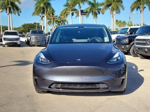Used 2025 Tesla Model Y Performance image 2