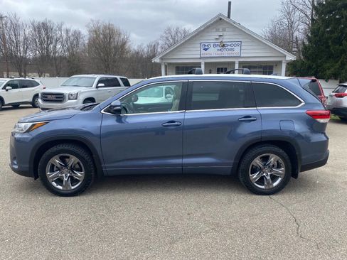 Used 2017 Toyota Highlander AWD V6 image 2