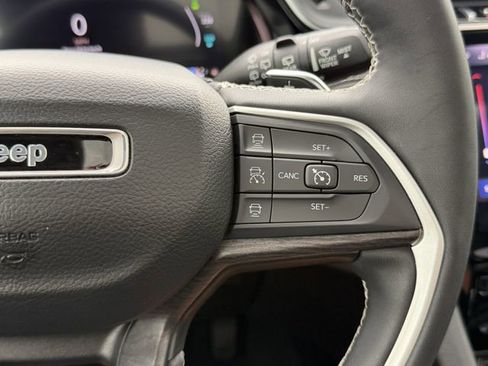 Used 2022 Jeep Grand Cherokee Limited 4xe image 23