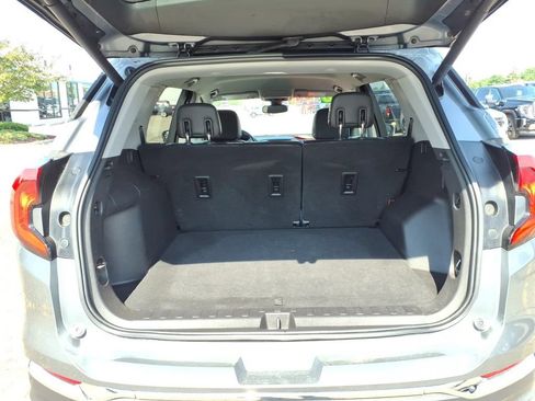 Used 2020 GMC Terrain SLT w/ Preferred Package AWD/4WD image 8