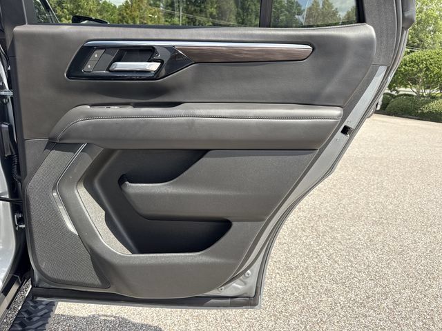 Used 2025 Chevrolet Tahoe Z71 AWD/4WD image 34