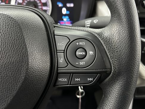 Used 2022 Toyota Corolla Cross L image 21