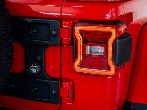 Used 2020 Jeep Wrangler Unlimited Rubicon w/ Dual Top Group image 30