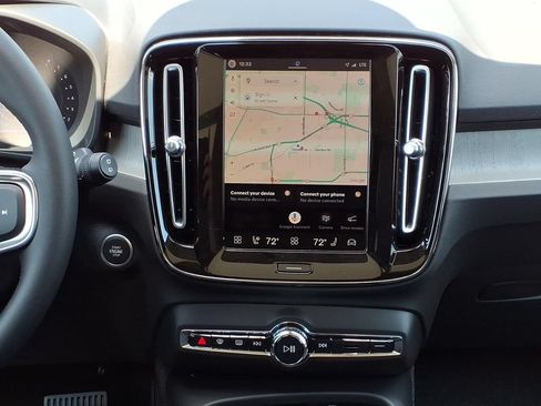 New 2026 Volvo XC40 B5 Core w/ Protection Package Premier AWD/4WD image 14