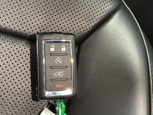 Used 2024 Jeep Grand Cherokee L Limited w/ Luxury Tech Group II AWD/4WD image 43