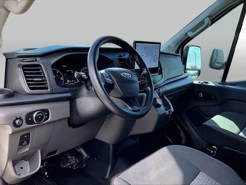 Used 2022 Ford E-Transit Medium Roof RWD image 17