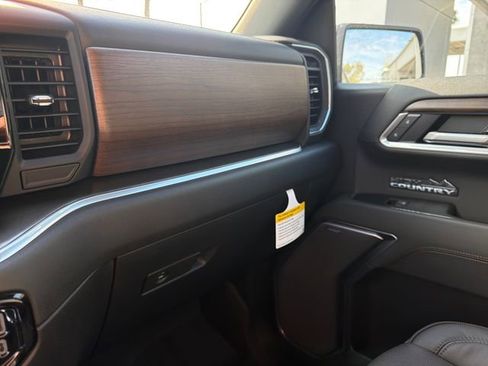 New 2026 Chevrolet Silverado 1500 High Country w/ Midnight Edition AWD/4WD image 33