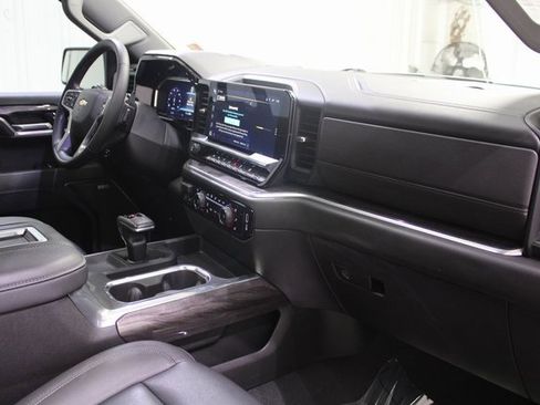 Used 2022 Chevrolet Silverado 1500 LTZ w/ LTZ Convenience Package II image 20