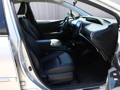 Used 2020 Toyota Prius Prime XLE FWD image 15