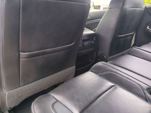 Used 2020 Chevrolet Suburban LT AWD/4WD image 17