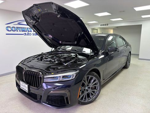 Used 2020 BMW 750i xDrive w/ Executive Package AWD/4WD image 36