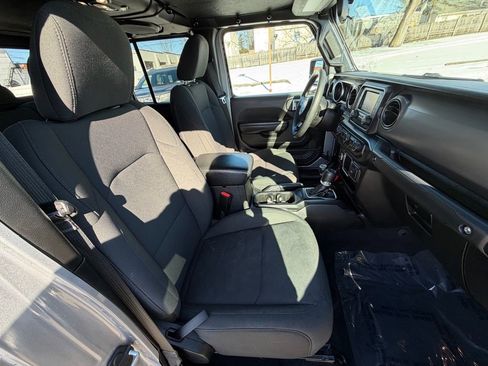 Used 2021 Jeep Gladiator Sport image 30