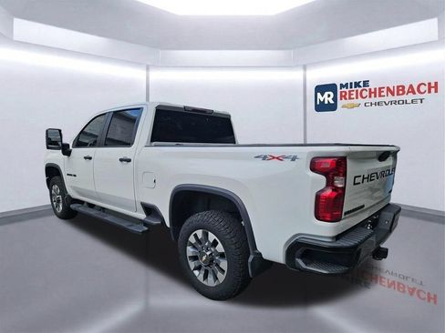 Used 2022 Chevrolet Silverado 2500 Custom w/ Custom Convenience Package AWD/4WD image 6