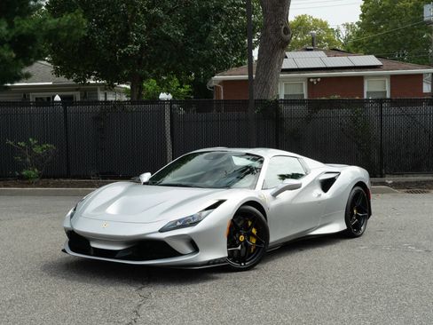 Used 2022 Ferrari F8 Tributo RWD image 40