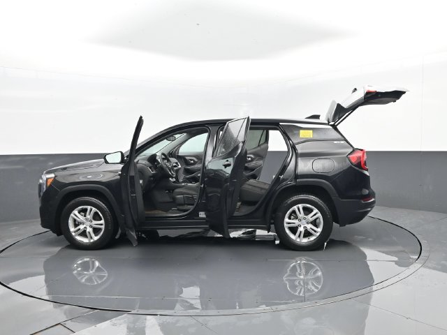 Used 2023 GMC Terrain SLE AWD/4WD image 30