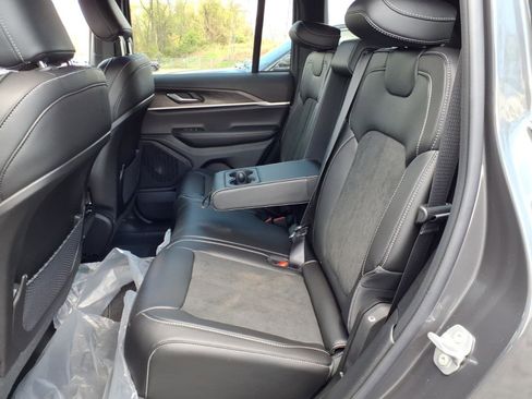 New 2026 Jeep Grand Cherokee Altitude AWD/4WD image 8
