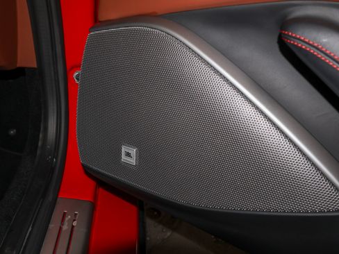 Used 2019 Ferrari Portofino RWD image 55